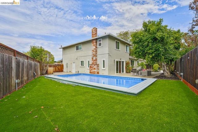 2198 La Orinda, Concord, CA 94518