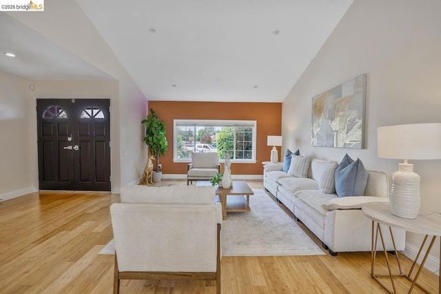2198 La Orinda, Concord, CA 94518