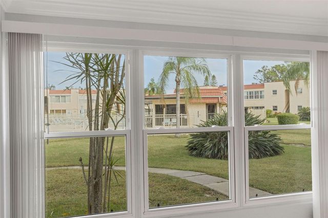 114 DOGWOOD CIRCLE 114, Seminole, FL 33777