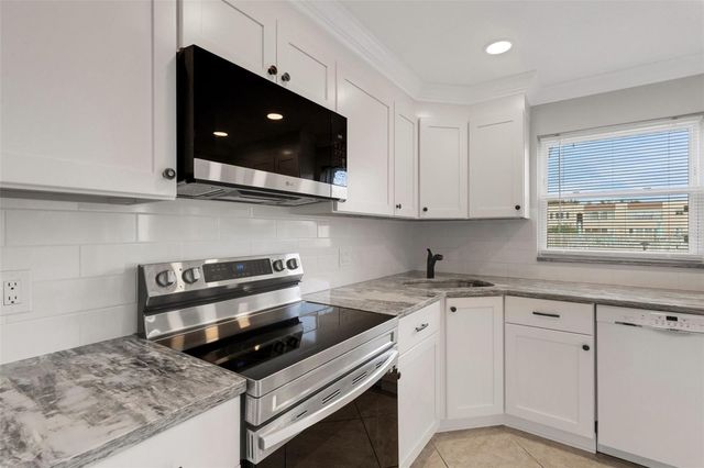 114 DOGWOOD CIRCLE 114, Seminole, FL 33777