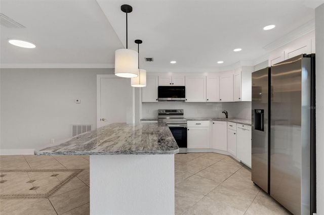 114 DOGWOOD CIRCLE 114, Seminole, FL 33777