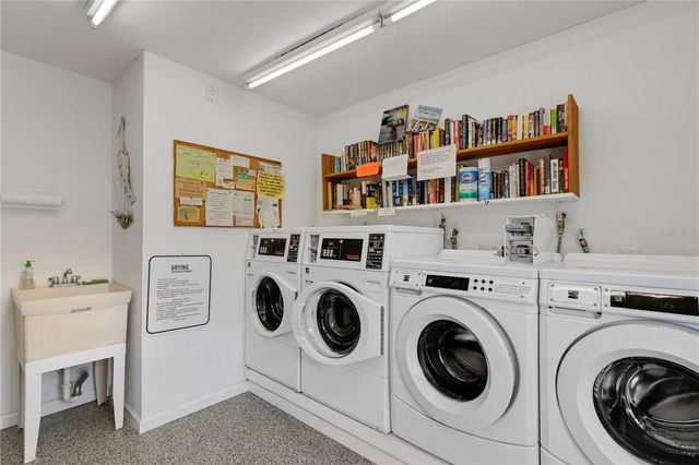 114 DOGWOOD CIRCLE 114, Seminole, FL 33777