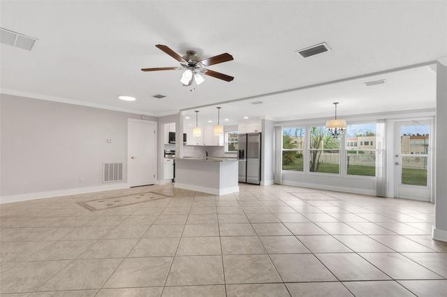 114 DOGWOOD CIRCLE 114, Seminole, FL 33777