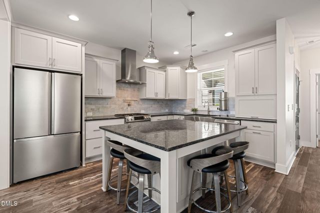 477 Beacon Ridge Boulevard, Chapel Hill, NC 27516