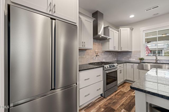 477 Beacon Ridge Boulevard, Chapel Hill, NC 27516