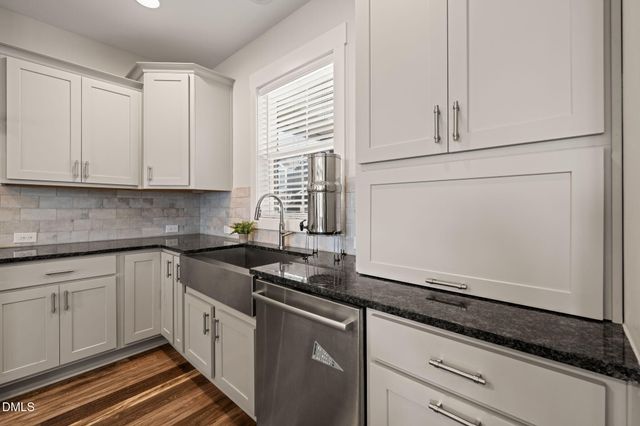 477 Beacon Ridge Boulevard, Chapel Hill, NC 27516