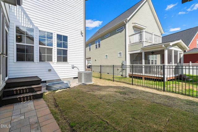 477 Beacon Ridge Boulevard, Chapel Hill, NC 27516