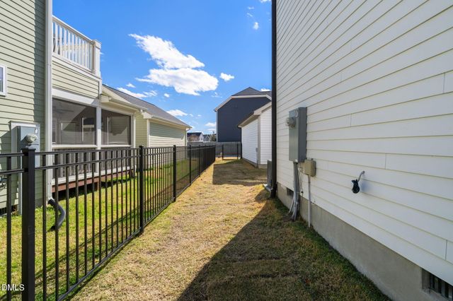 477 Beacon Ridge Boulevard, Chapel Hill, NC 27516