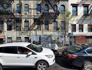 221 Henry Street, New York (manhattan), NY 10002