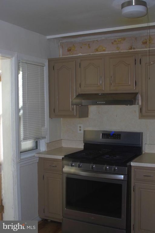 Image 2 of property listing at 3040 ASCENSION ST, Baltimore, MD 21225