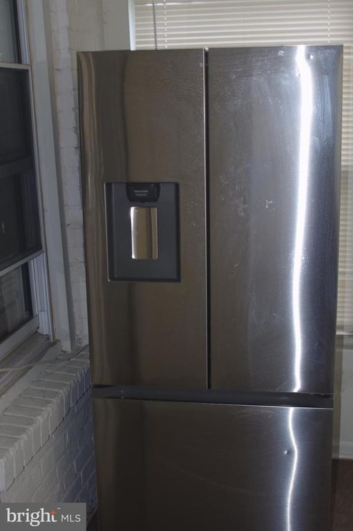 Image 4 of property listing at 3040 ASCENSION ST, Baltimore, MD 21225