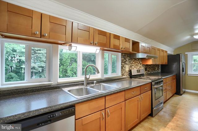 7090 CHAMBERS HILL ROAD, Harrisburg, PA 17111