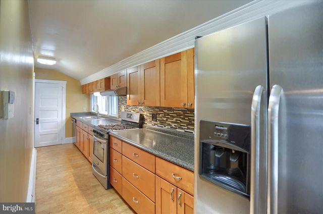 7090 CHAMBERS HILL ROAD, Harrisburg, PA 17111