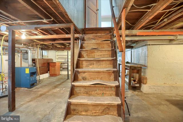 7090 CHAMBERS HILL ROAD, Harrisburg, PA 17111