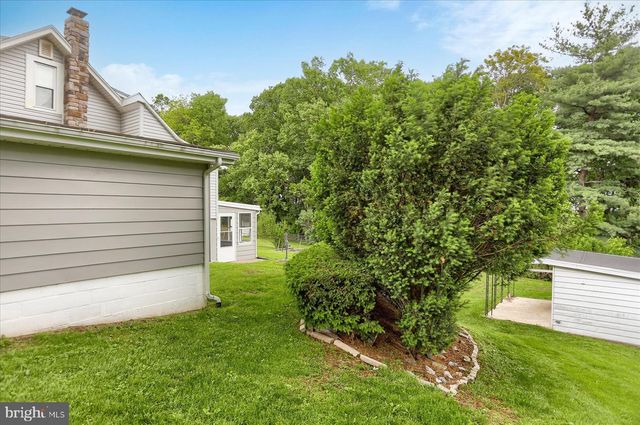 7090 CHAMBERS HILL ROAD, Harrisburg, PA 17111