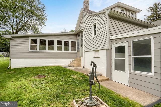 7090 CHAMBERS HILL ROAD, Harrisburg, PA 17111
