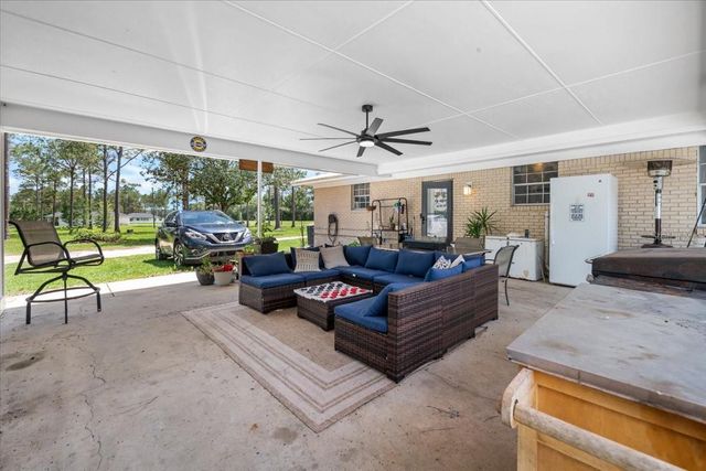 7422 S COUNTY ROAD 231, Lake Butler, FL 32054