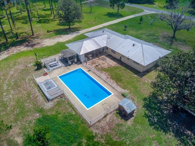 7422 S COUNTY ROAD 231, Lake Butler, FL 32054