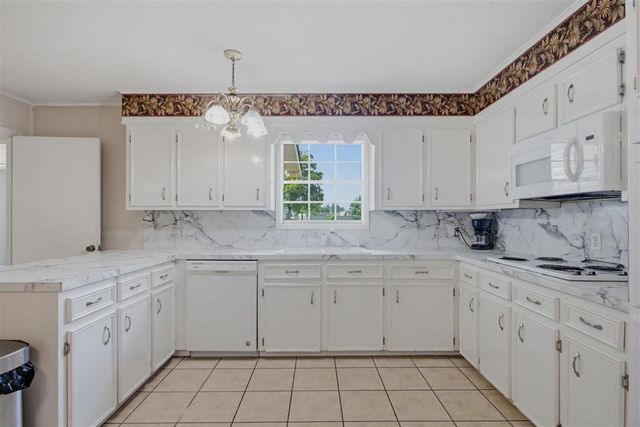 205 Vickie Ln Lane, Lake Charles, LA 70611
