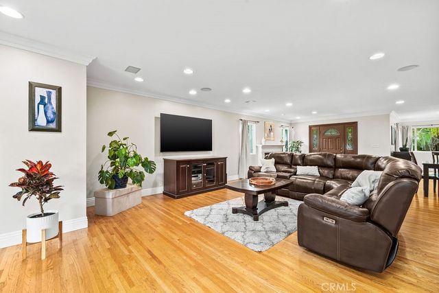 8433 California, Whittier, CA 90605