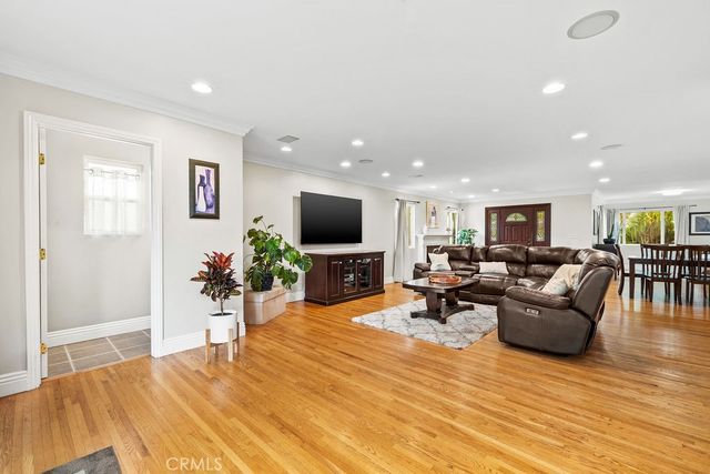 8433 California, Whittier, CA 90605