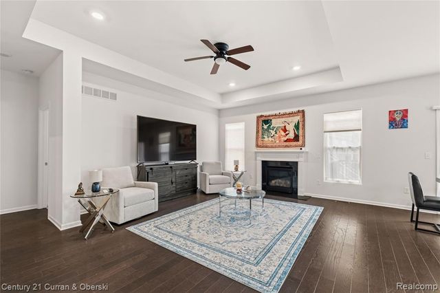 8270 Carston Lane, Brighton, MI 48116