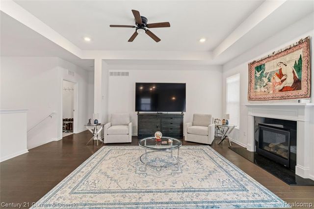 8270 Carston Lane, Brighton, MI 48116