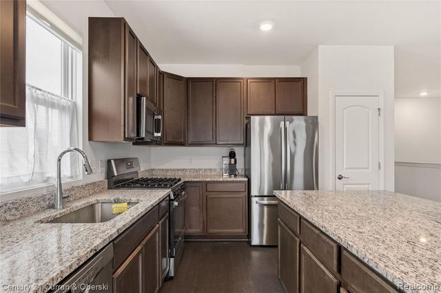 8270 Carston Lane, Brighton, MI 48116