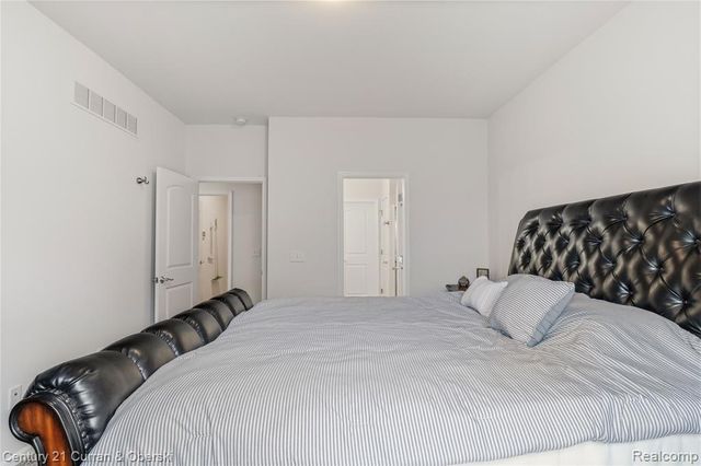 8270 Carston Lane, Brighton, MI 48116