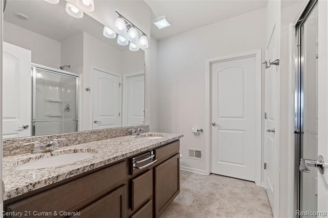 8270 Carston Lane, Brighton, MI 48116