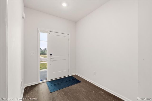 8270 Carston Lane, Brighton, MI 48116