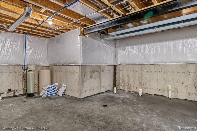 8270 Carston Lane, Brighton, MI 48116