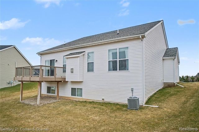 8270 Carston Lane, Brighton, MI 48116