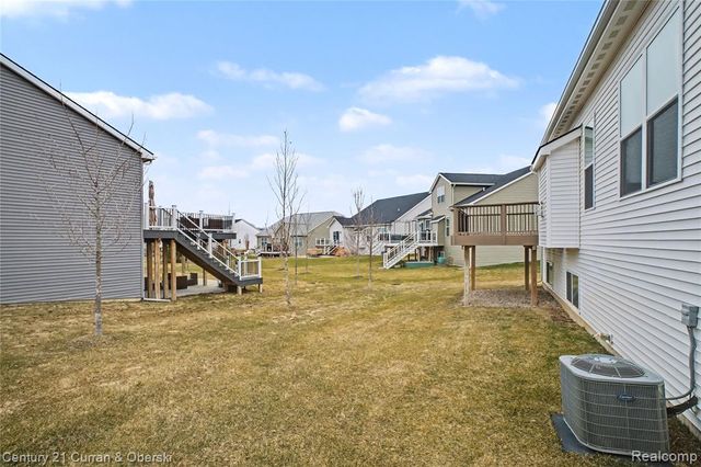 8270 Carston Lane, Brighton, MI 48116