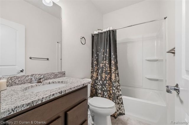 8270 Carston Lane, Brighton, MI 48116