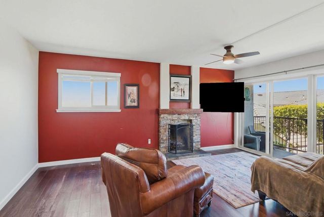 17453 Plaza Cerado 105, San Diego, CA 92128