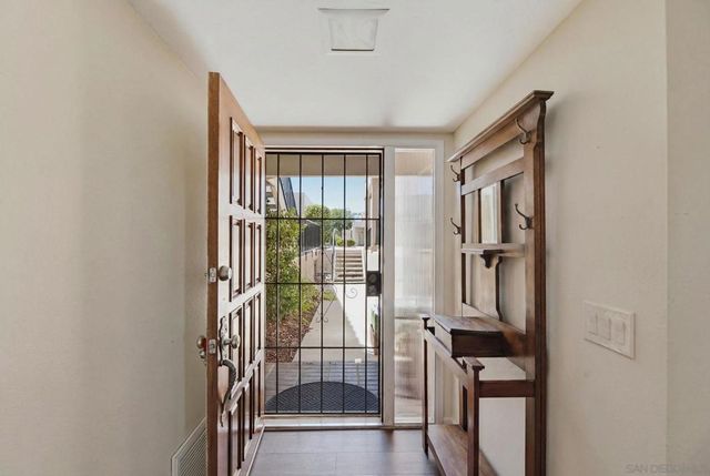 17453 Plaza Cerado 105, San Diego, CA 92128