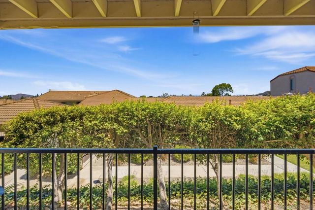 17453 Plaza Cerado 105, San Diego, CA 92128