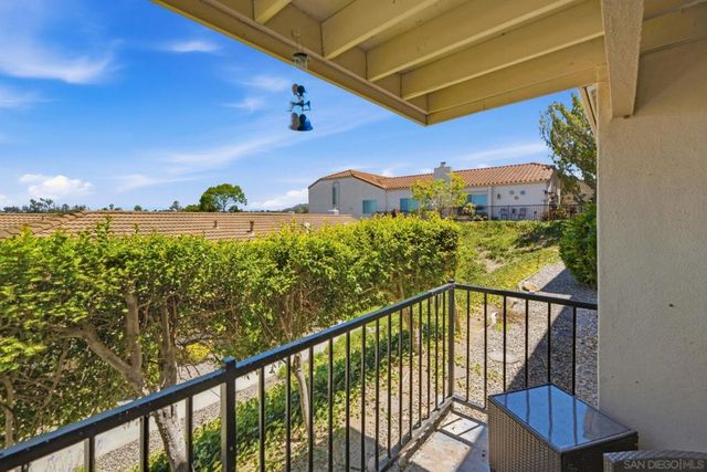 17453 Plaza Cerado 105, San Diego, CA 92128