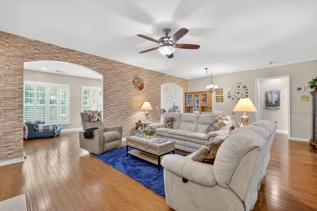 233 Citadel Dr, Mount Juliet, TN 37122