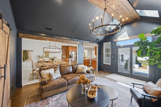 4700 Churchwood Dr, Nashville, TN 37220