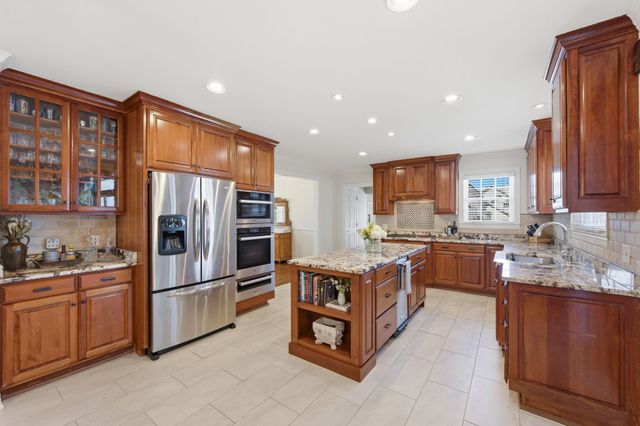 4700 Churchwood Dr, Nashville, TN 37220