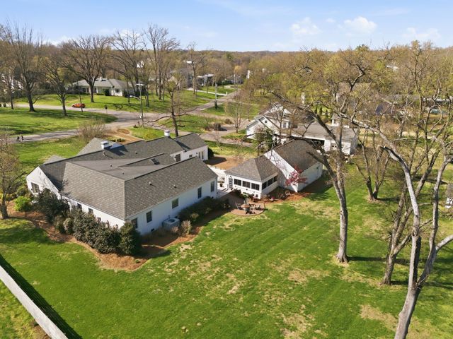 4700 Churchwood Dr, Nashville, TN 37220