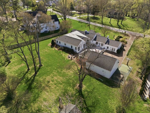 4700 Churchwood Dr, Nashville, TN 37220