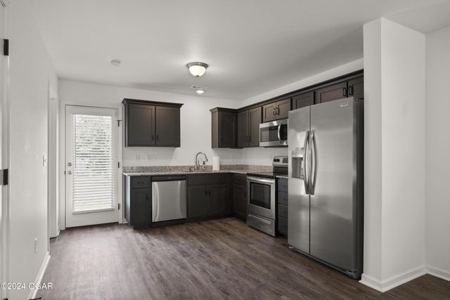 506 S Elm Street, Carterville, MO 64835