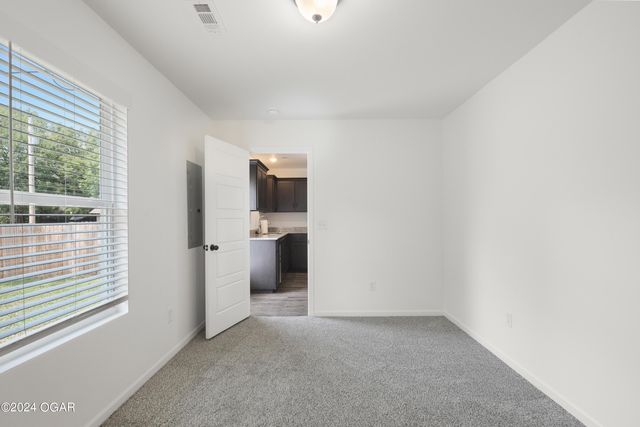 506 S Elm Street, Carterville, MO 64835