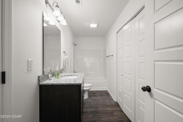 506 S Elm Street, Carterville, MO 64835