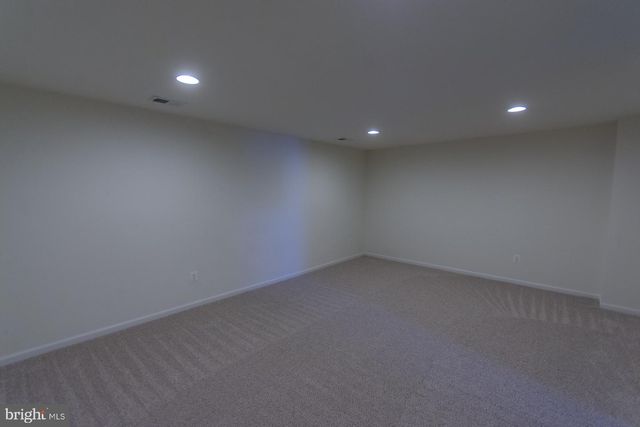 142 NORWOOD DR, Falling Waters, WV 25419