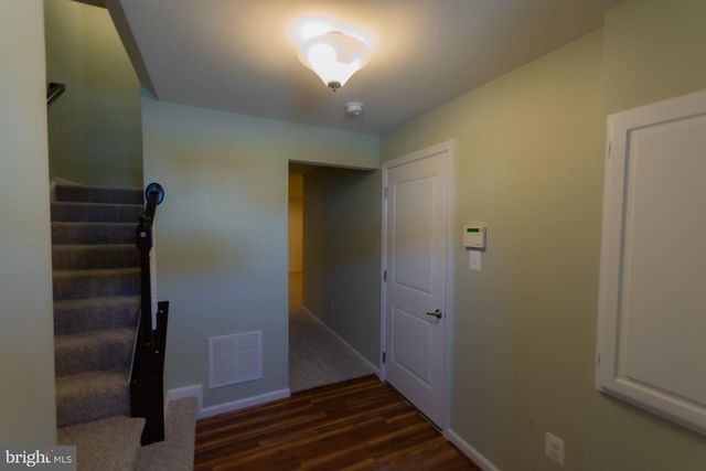 142 NORWOOD DR, Falling Waters, WV 25419