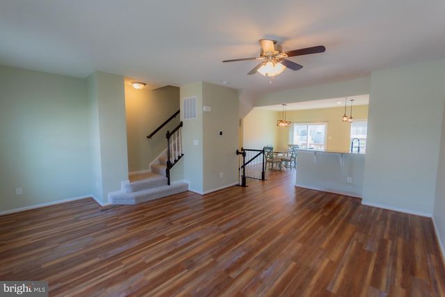 142 NORWOOD DR, Falling Waters, WV 25419